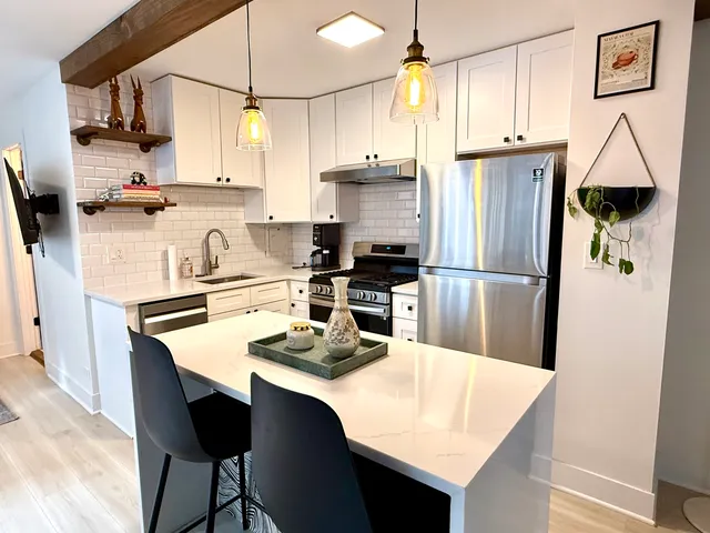 $2,500 | 850 North Dewitt Place, Unit 7F, Chicago, IL 60611