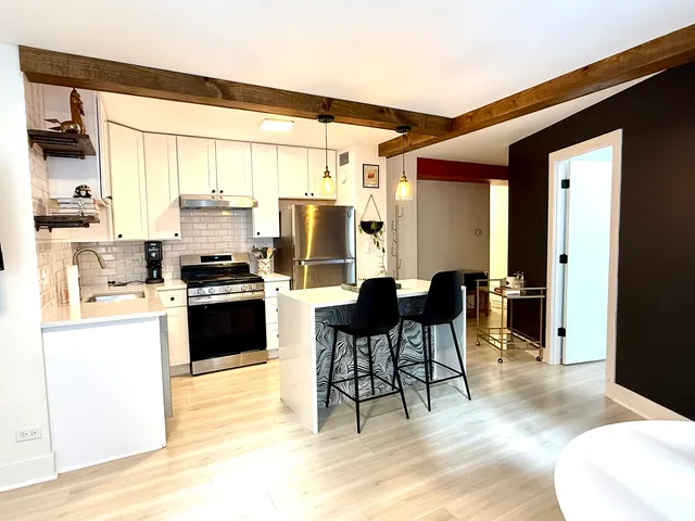 $2,500 | 850 North Dewitt Place, Unit 7F, Chicago, IL 60611