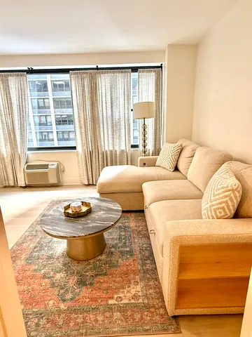 $2,500 | 850 North Dewitt Place, Unit 7F, Chicago, IL 60611