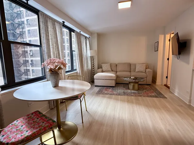 $2,500 | 850 North Dewitt Place, Unit 7F, Chicago, IL 60611