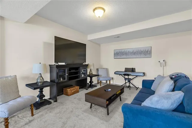 $469,500 | 10916 North Oxford Avenue, Kansas City, MO 64157