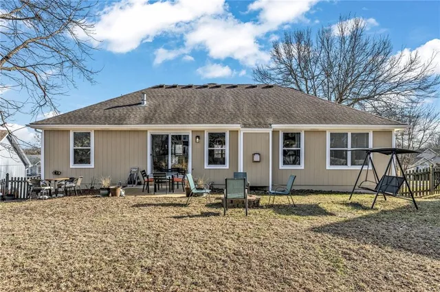 $469,500 | 10916 North Oxford Avenue, Kansas City, MO 64157