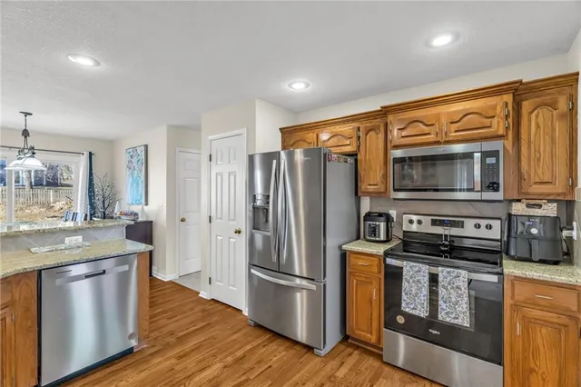 $469,500 | 10916 North Oxford Avenue, Kansas City, MO 64157