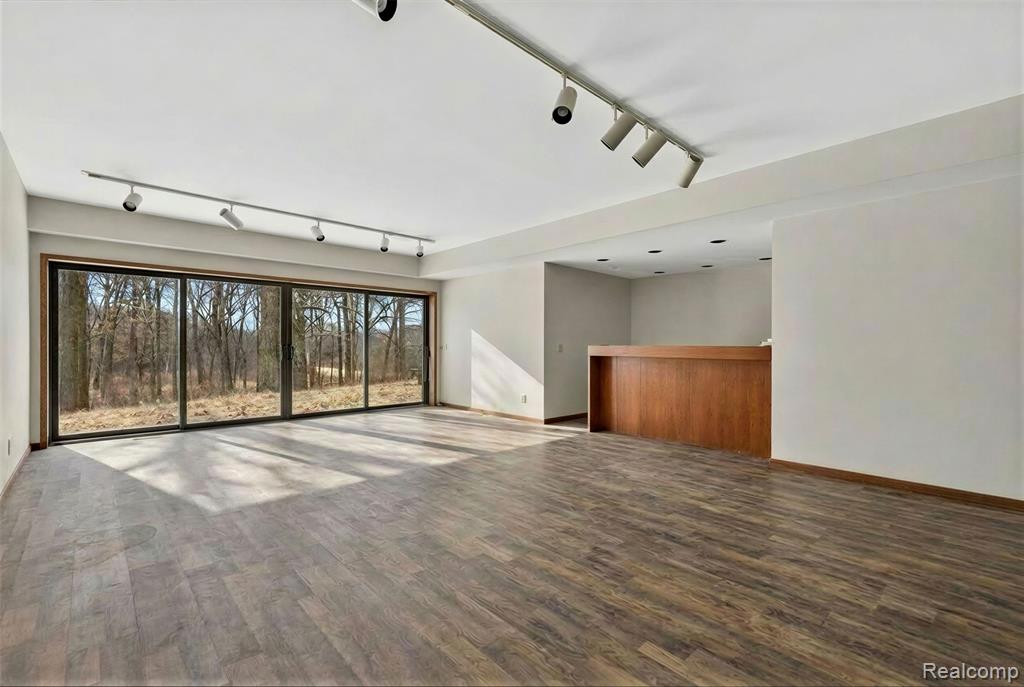 2551 Patterson Lake Road Pinckney, MI 48169 - Photo 67 of 95