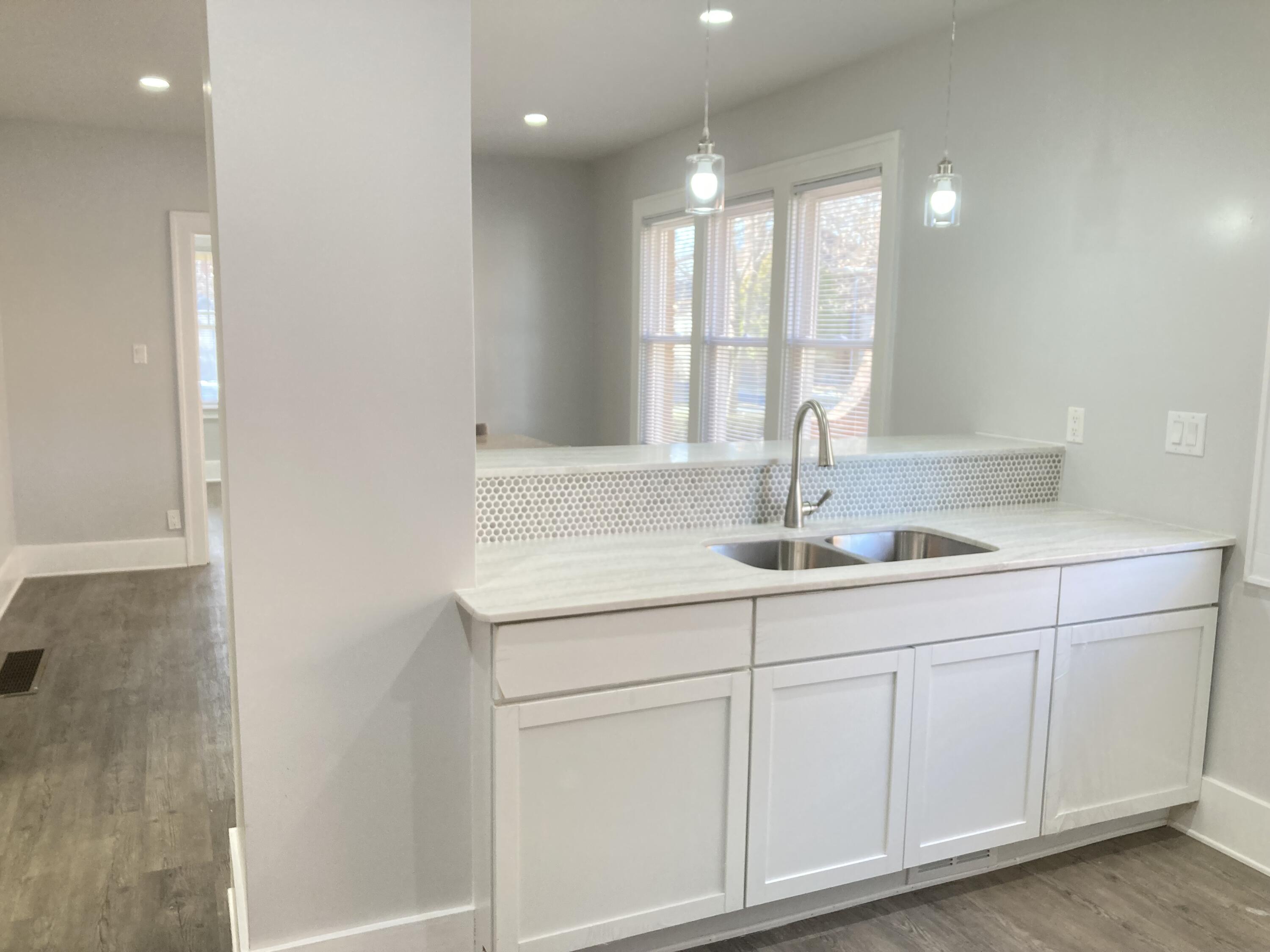 4462 Yorkshire Road Detroit, MI 48224 - Photo 5 of 13 IMG_3181