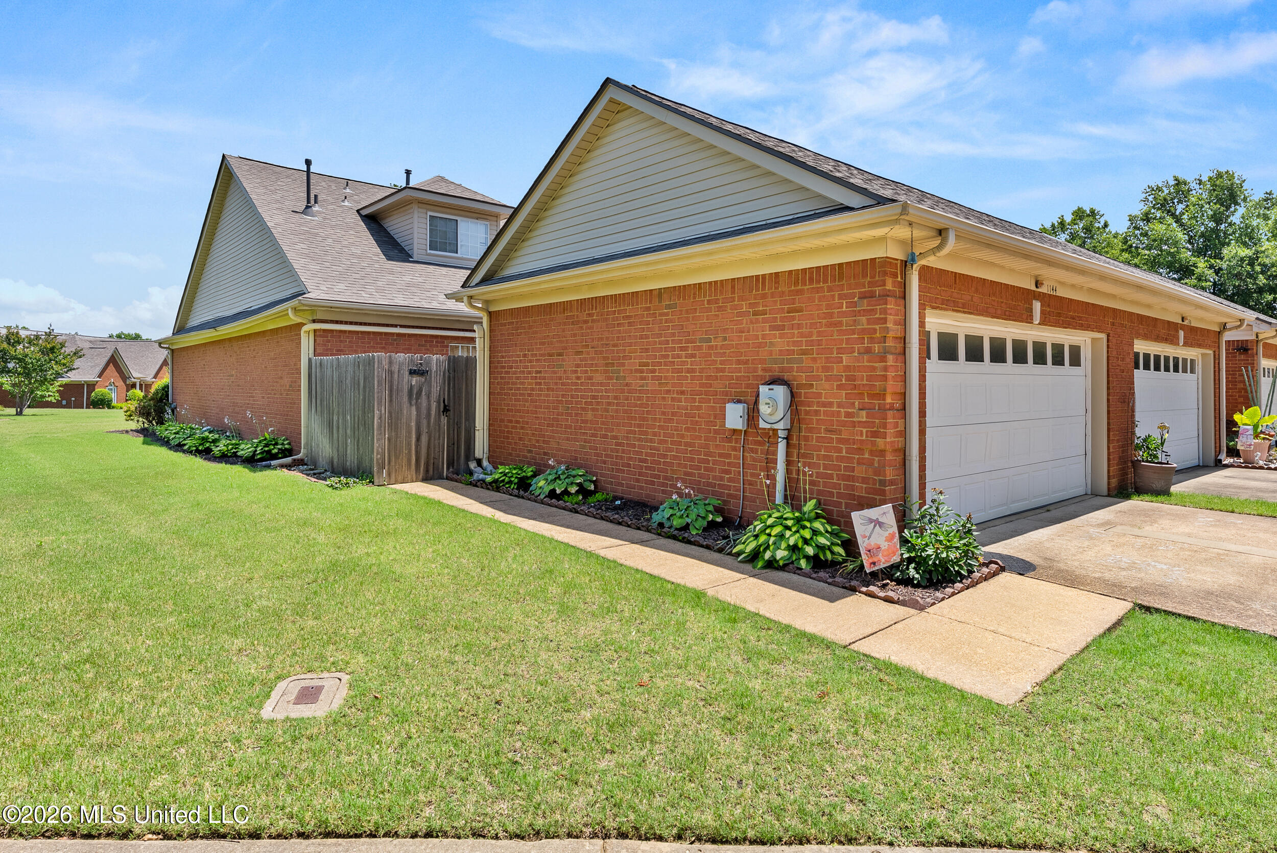 1144 Martin Circle North Hernando, MS 38632 - Photo 5 of 24 Side