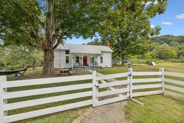 $419,900 | 860 Golden Hollow Road, Dixon Springs, TN 37057