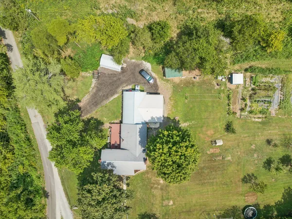 $419,900 | 860 Golden Hollow Road, Dixon Springs, TN 37057
