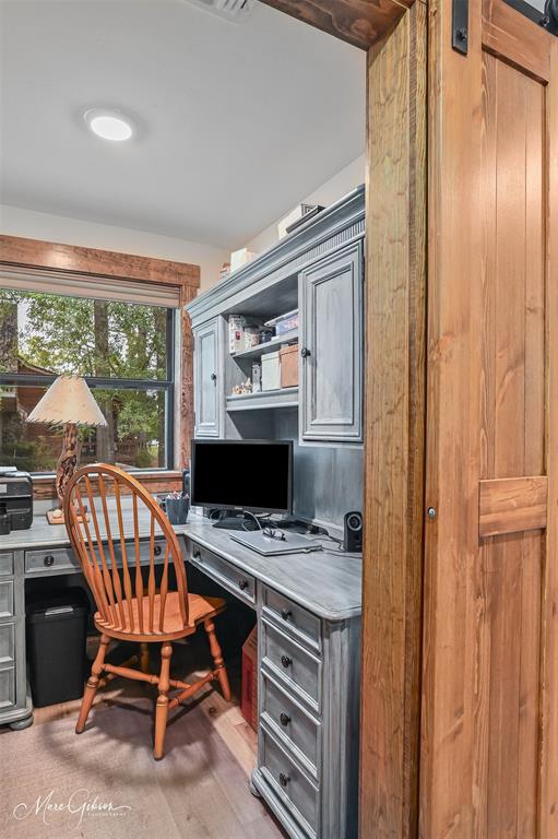 335 Coleman Loop Homer, LA 71040 - Photo 28 of 40 a workspace with furniture and a window