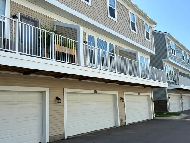 $349,000 | 584 Anne Avenue, Brighton, MI 48116