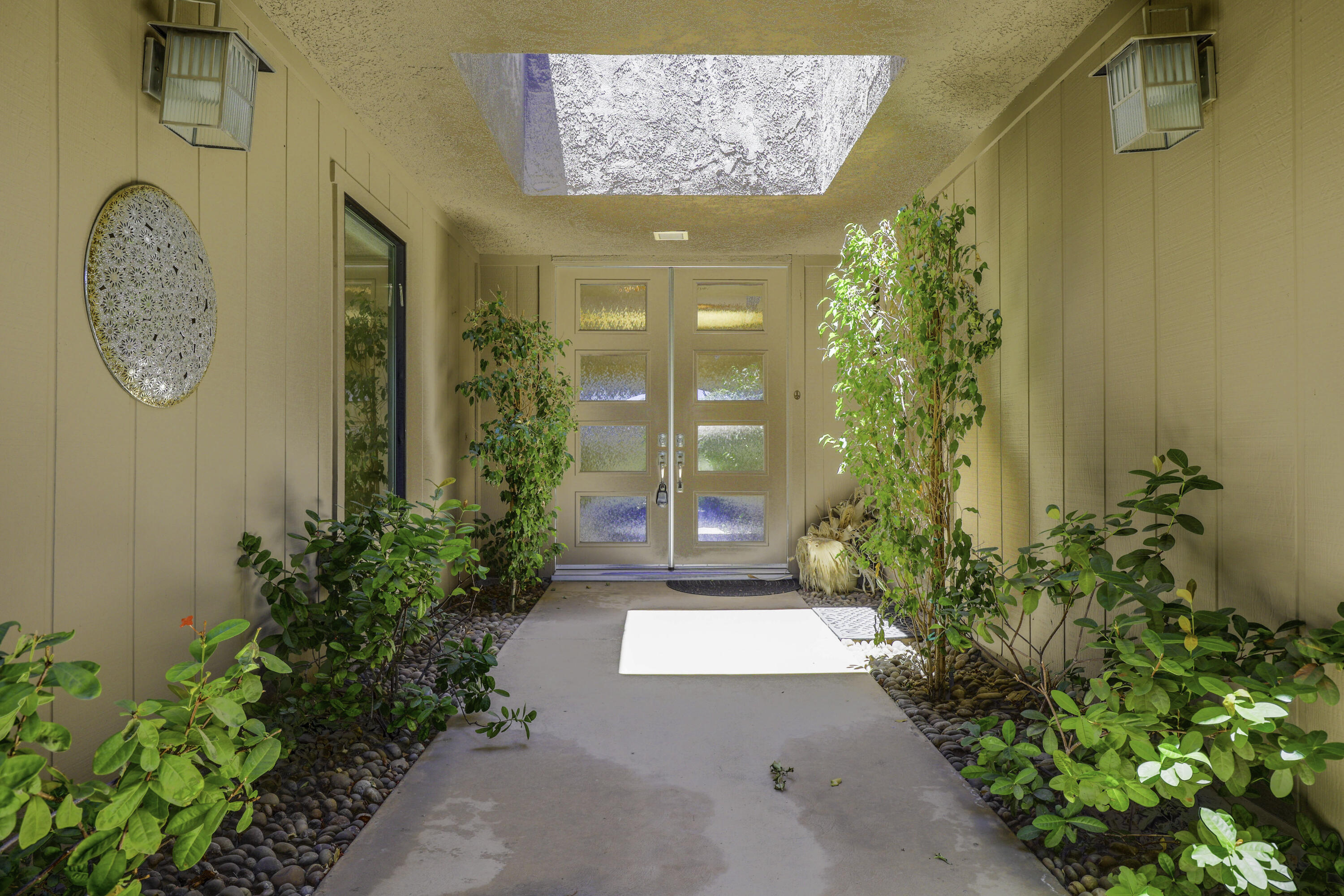 10 Colgate Drive Rancho Mirage, CA 92270 - Photo 2 of 28 002
