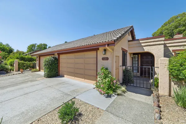 $759,000 | 424 La Quinta Lane, Sonoma, CA 95476