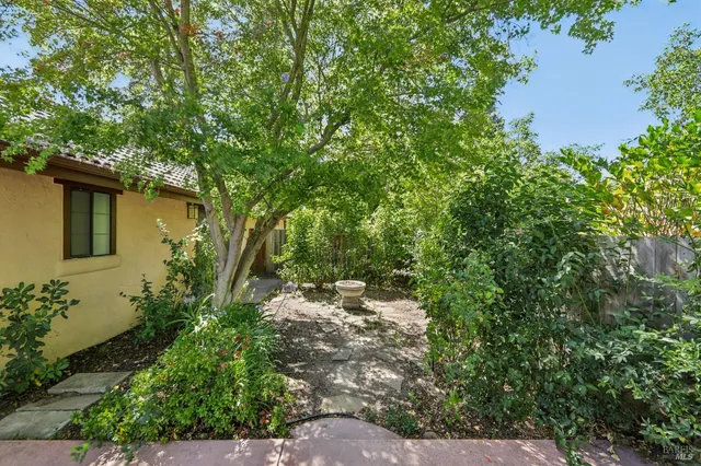 $759,000 | 424 La Quinta Lane, Sonoma, CA 95476