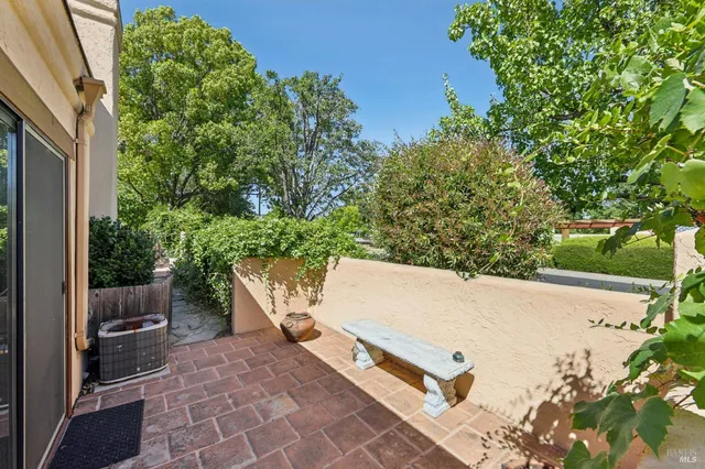 $759,000 | 424 La Quinta Lane, Sonoma, CA 95476