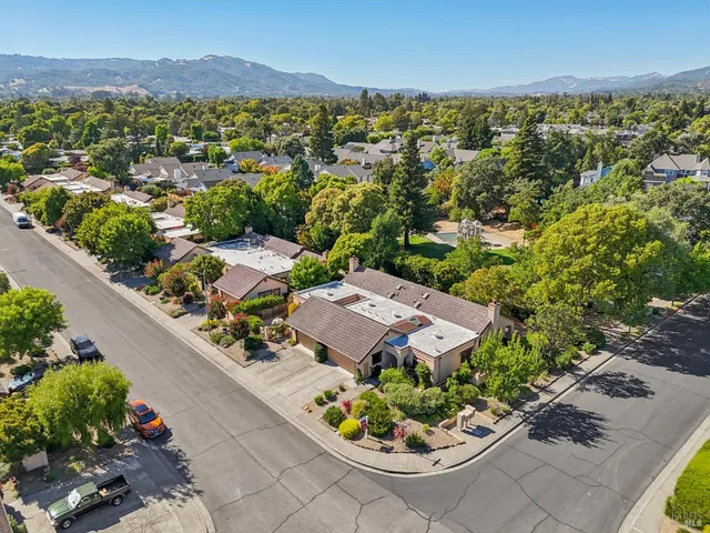 $759,000 | 424 La Quinta Lane, Sonoma, CA 95476