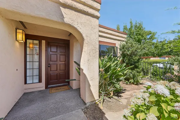 $759,000 | 424 La Quinta Lane, Sonoma, CA 95476