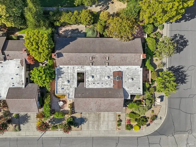 $759,000 | 424 La Quinta Lane, Sonoma, CA 95476