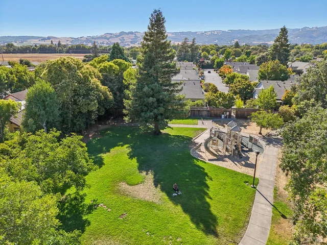 $759,000 | 424 La Quinta Lane, Sonoma, CA 95476