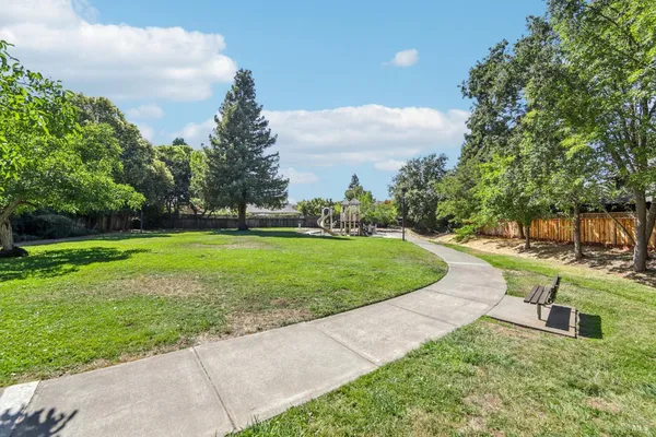 $759,000 | 424 La Quinta Lane, Sonoma, CA 95476