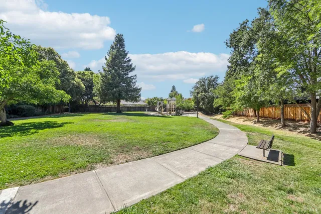 $759,000 | 424 La Quinta Lane, Sonoma, CA 95476