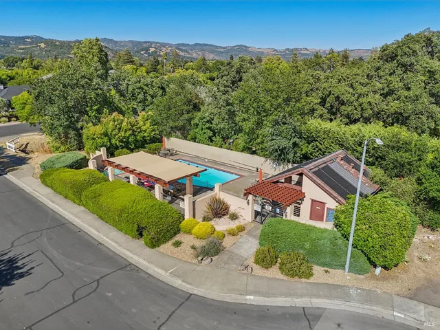 $759,000 | 424 La Quinta Lane, Sonoma, CA 95476