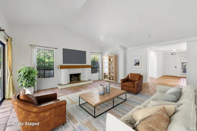 $759,000 | 424 La Quinta Lane, Sonoma, CA 95476