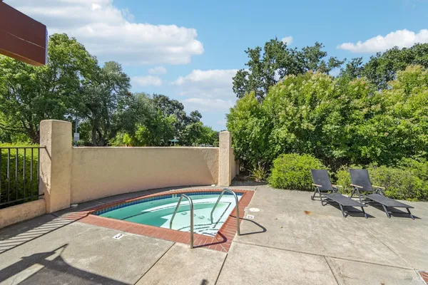 $759,000 | 424 La Quinta Lane, Sonoma, CA 95476