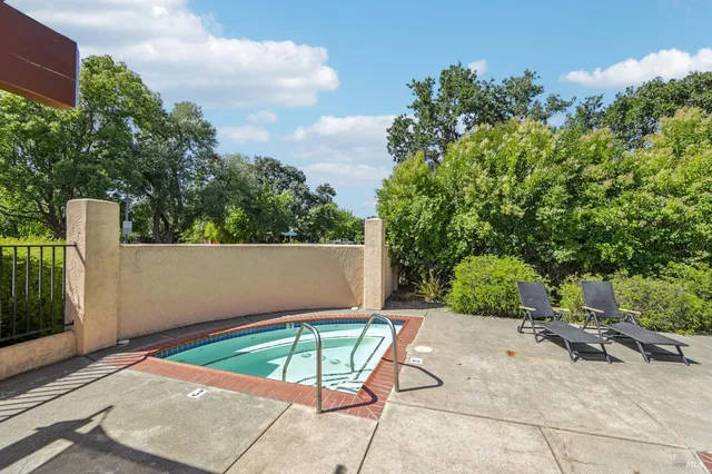 $759,000 | 424 La Quinta Lane, Sonoma, CA 95476