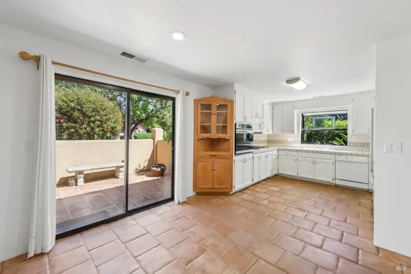 $759,000 | 424 La Quinta Lane, Sonoma, CA 95476