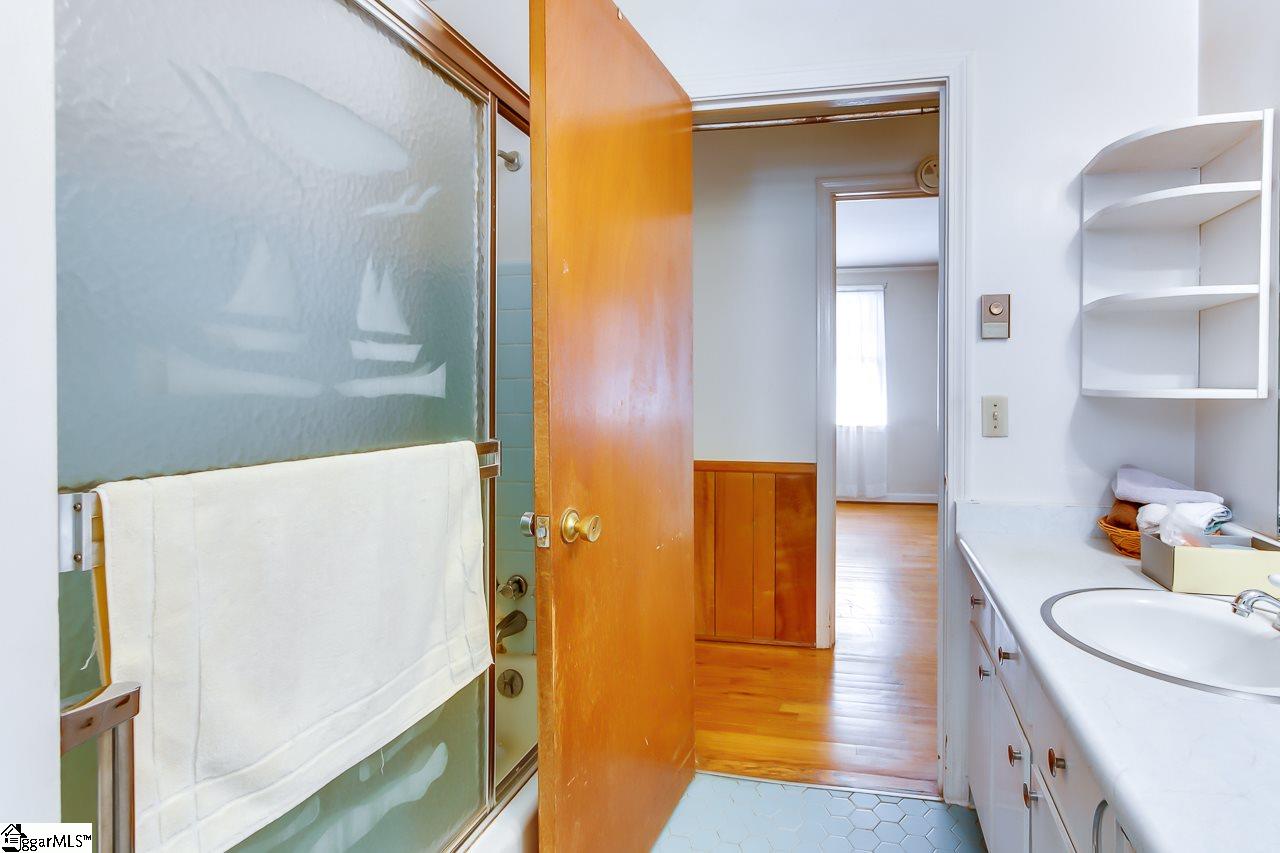 8 Piney Road Greenville, SC 29611 - Photo 18 of 25 Gallery Image 18