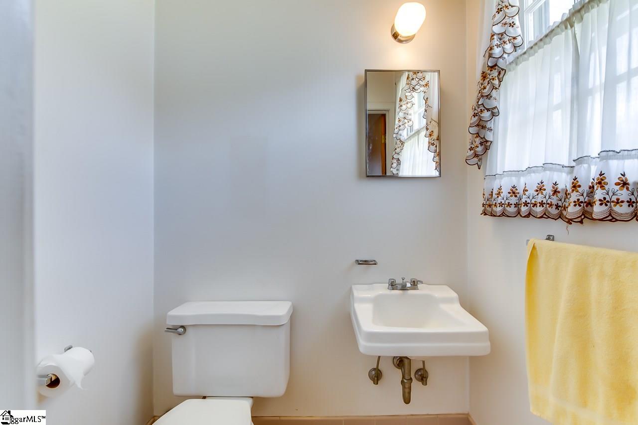8 Piney Road Greenville, SC 29611 - Photo 21 of 25 Gallery Image 21
