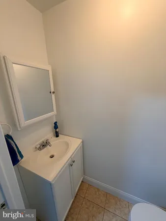 $2,000 | 2917 West Girard Avenue, Unit SECOND, Philadelphia, PA 19130