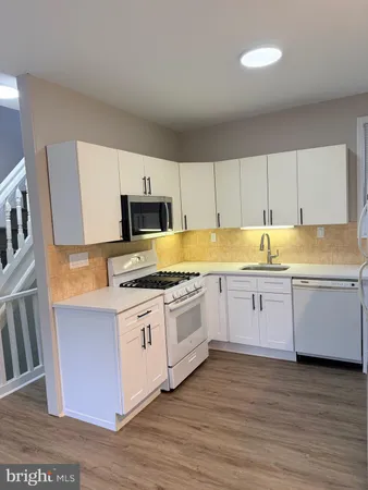 $2,000 | 2917 West Girard Avenue, Unit SECOND, Philadelphia, PA 19130