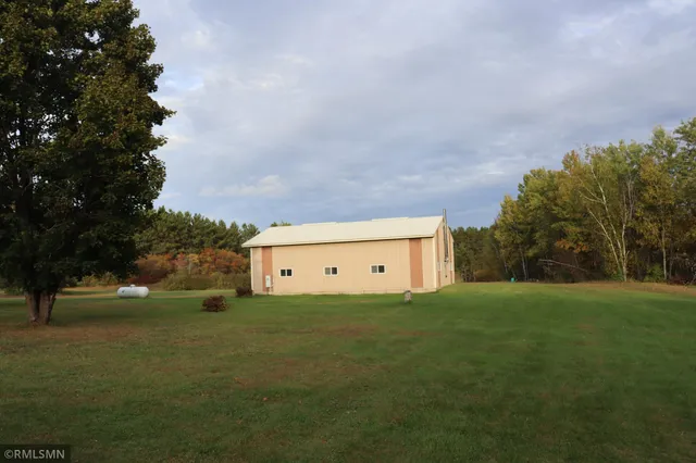 $449,900 | 528 Old Trail Road, Hinckley, MN 55037