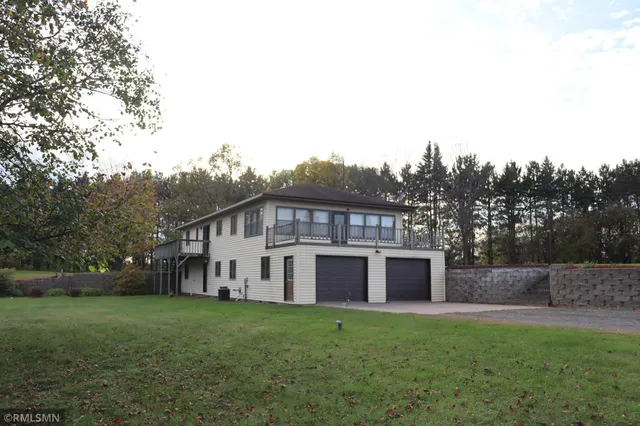 $449,900 | 528 Old Trail Road, Hinckley, MN 55037