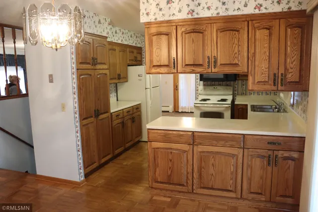 $449,900 | 528 Old Trail Road, Hinckley, MN 55037