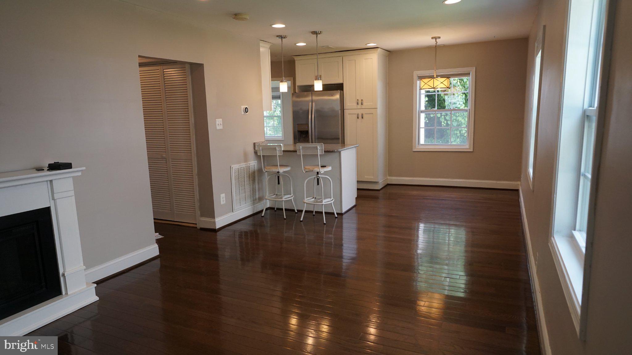 2006 Griffith Road Falls Church, VA 22043 - Photo 3 of 16 Spacious, sunlit open living area.