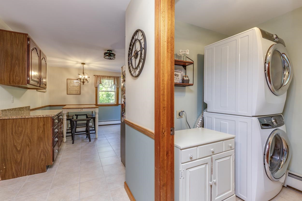 72 Brookdale Road Salem, NH 03079 - Photo 12 of 34