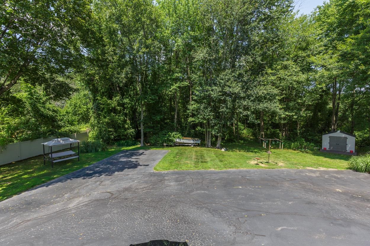 72 Brookdale Road Salem, NH 03079 - Photo 27 of 34