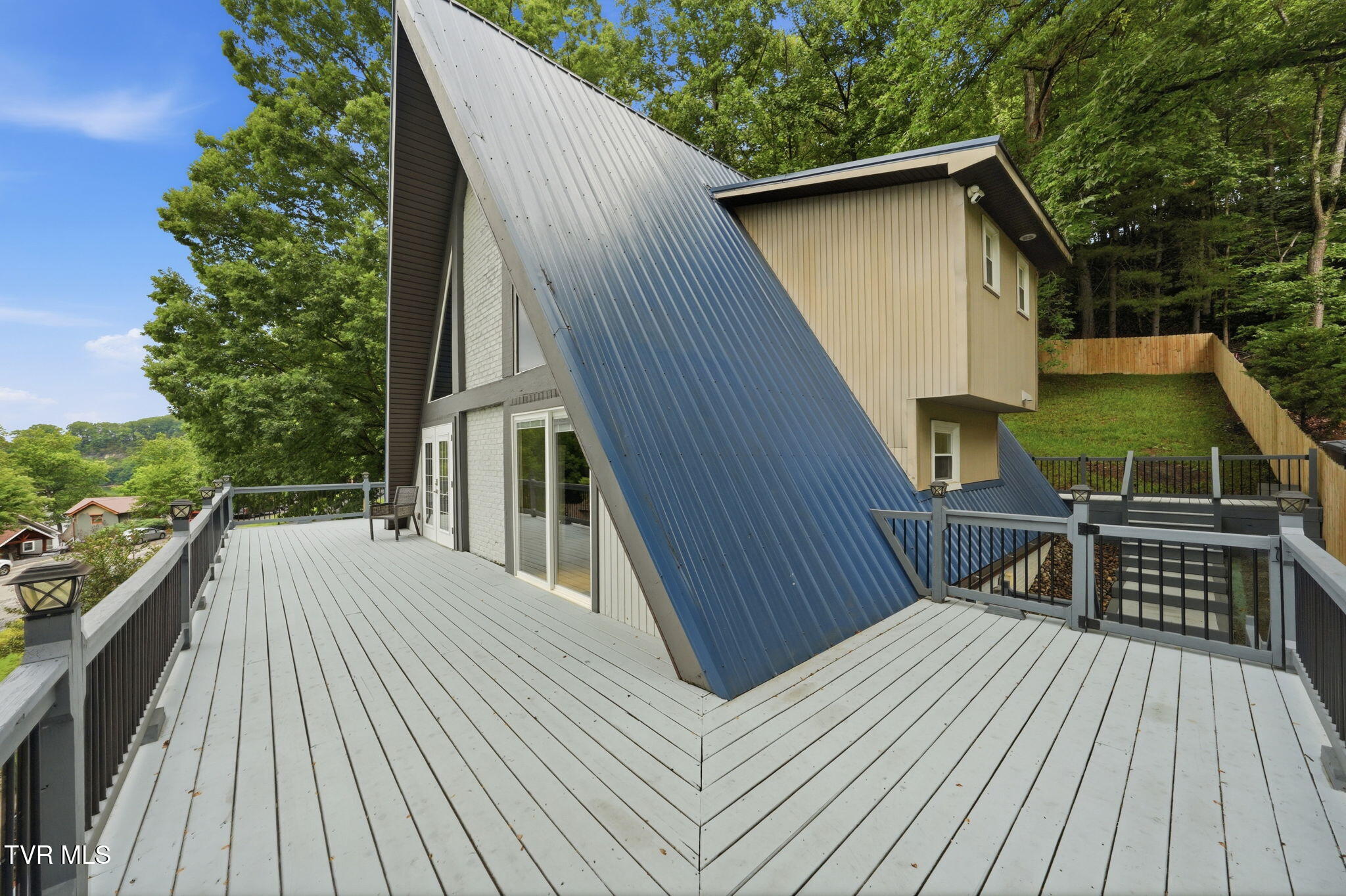 440 Lakeshore Road Bluff City, TN 37618 - Photo 38 of 56 2-web-or-mls-014_DSC01008
