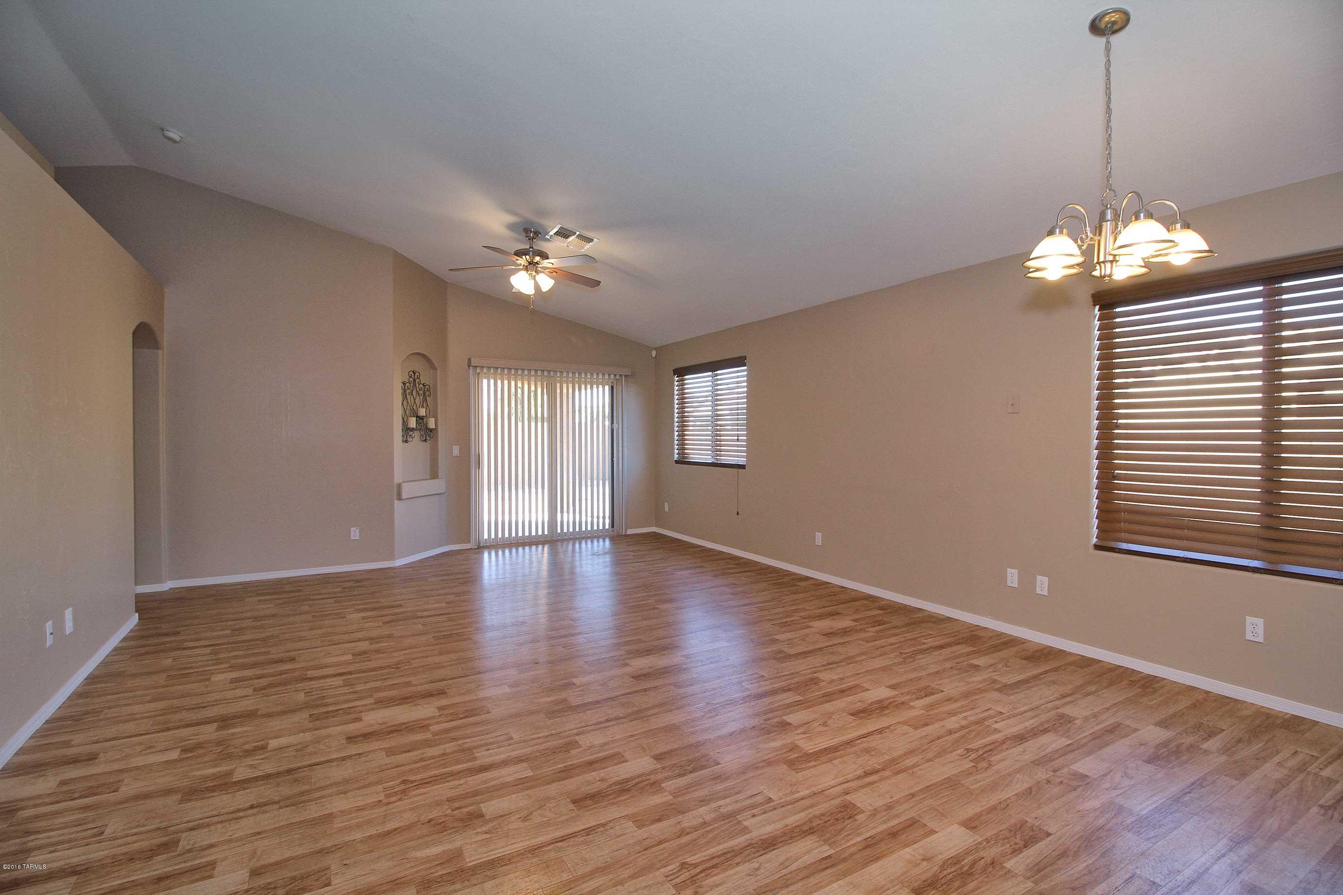 8445 Red Rock Ridge Court Tucson, AZ 85742 - Photo 5 of 31