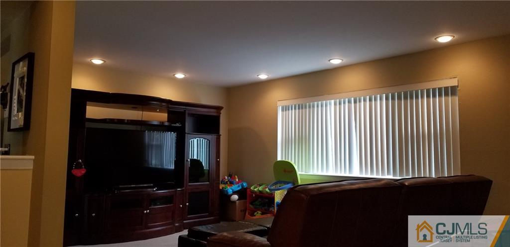 193 Evergreen Road, Unit 2B Edison, NJ 08837 - Photo 13 of 24 Gallery Image 13