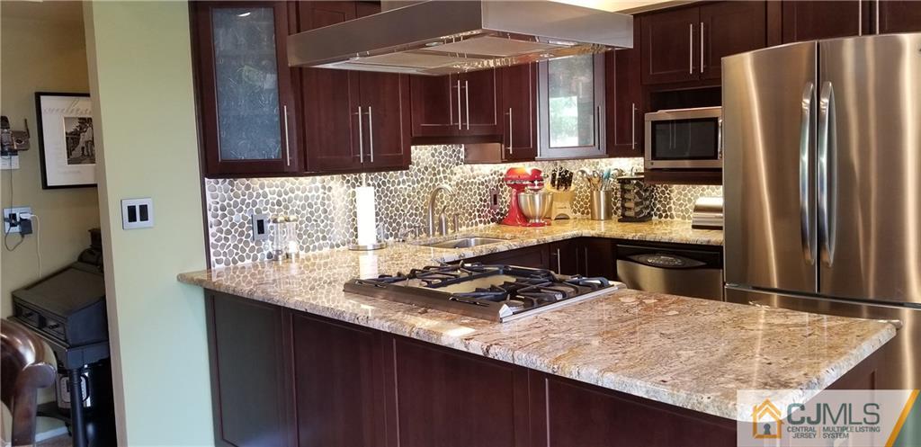 193 Evergreen Road, Unit 2B Edison, NJ 08837 - Photo 4 of 24 Gallery Image 4
