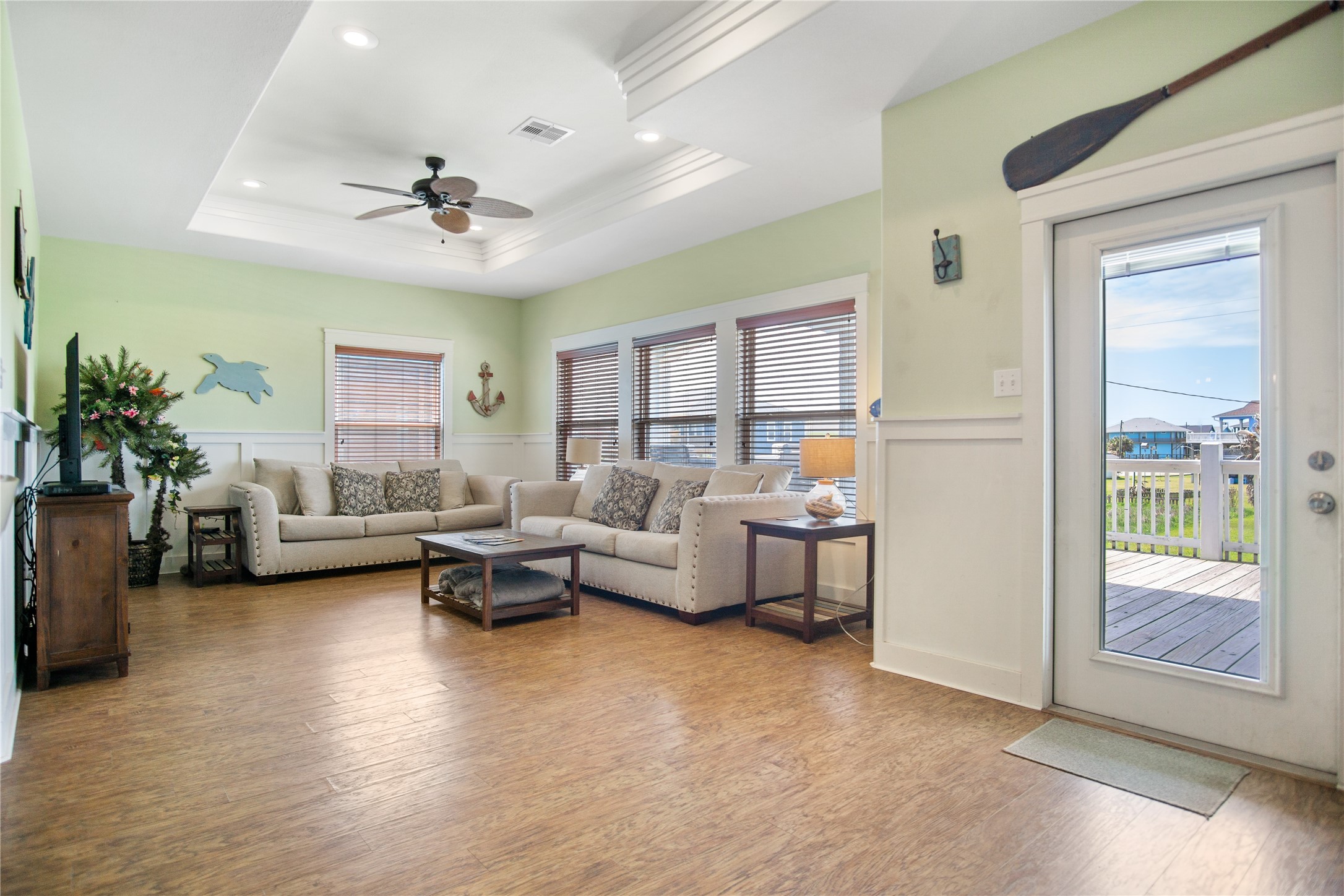 988 Gulf Road Crystal Beach, TX 77650 - Photo 5 of 36