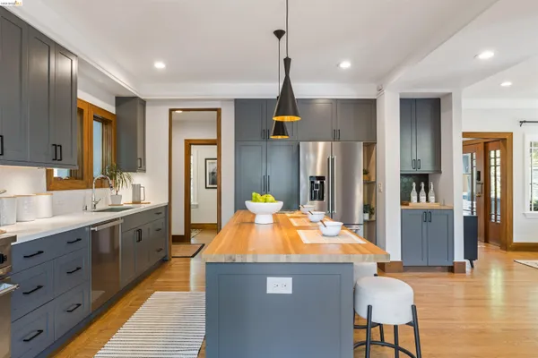 $1,800,000 | 3208 Claremont Avenue, Berkeley, CA 94705