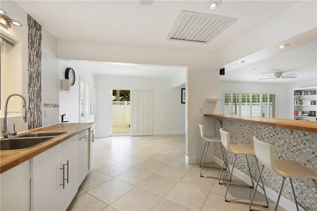 1900 North Victoria Park Road Fort Lauderdale, FL 33305 - Photo 11 of 26 Photo 11