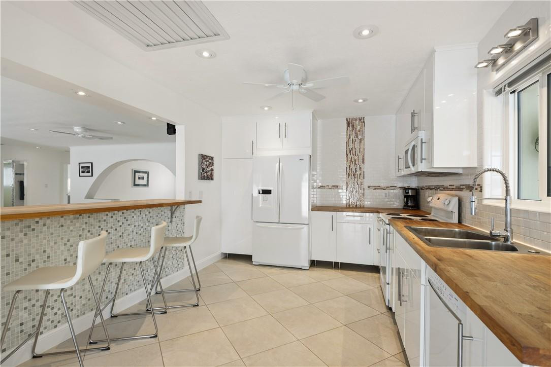 1900 North Victoria Park Road Fort Lauderdale, FL 33305 - Photo 10 of 26 Photo 10