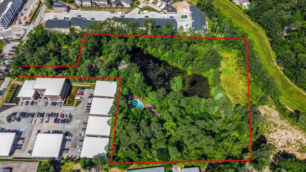 $1,500,000 | 424 Nursery Road, The Woodlands, TX 77380