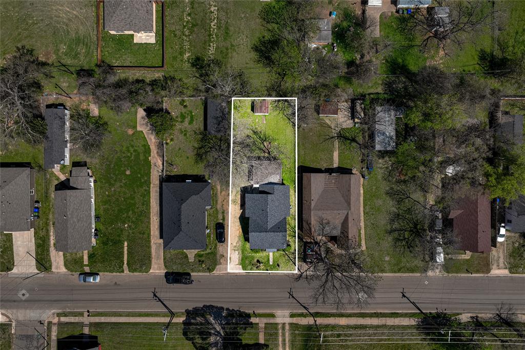 815 Garrison Street Waco, TX 76704 - Photo 35 of 36 an aerial view of a house with a garden