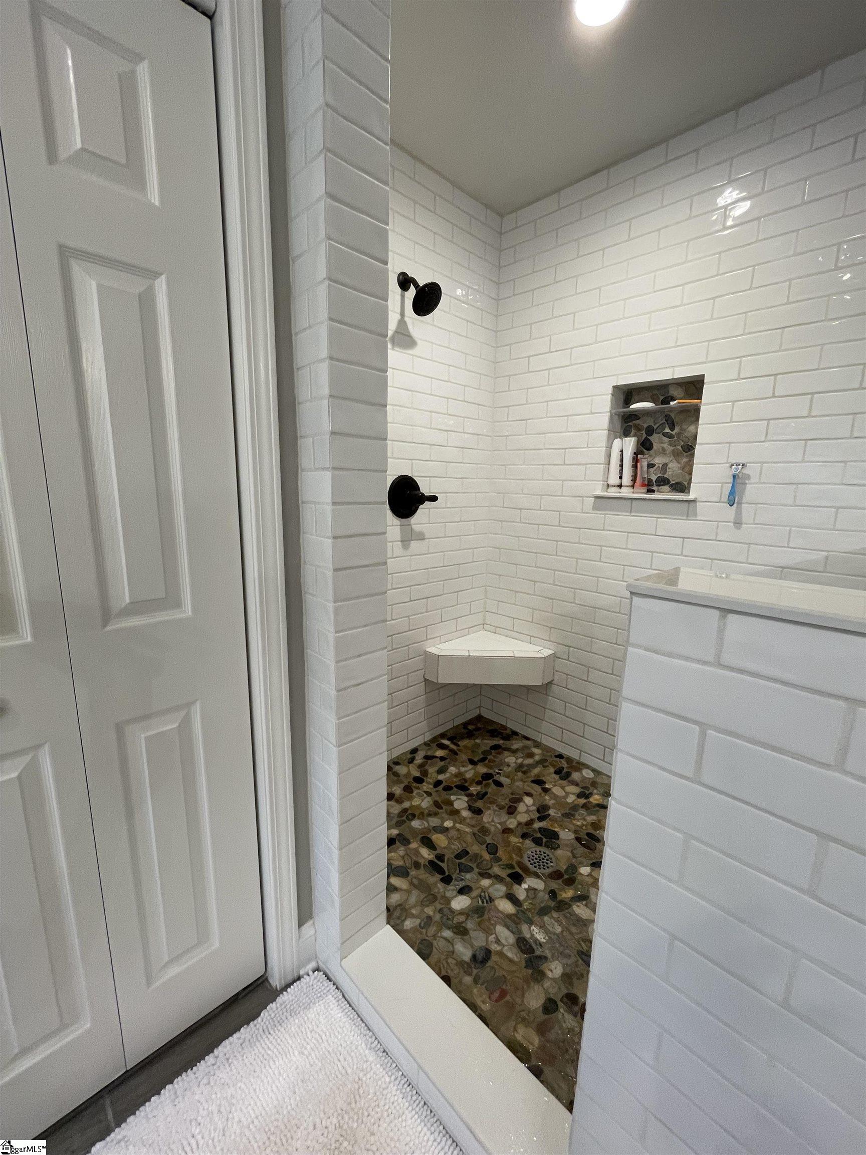 231 English Oak Road Simpsonville, SC 29681 - Photo 16 of 32 Gallery Image 16